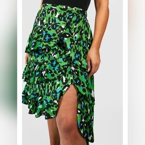 NWT animal Print Skirt 💚🖤